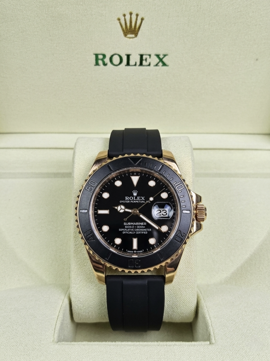 Rolex Submariner Custom | Rose Gold & Matte Black Oysterflex